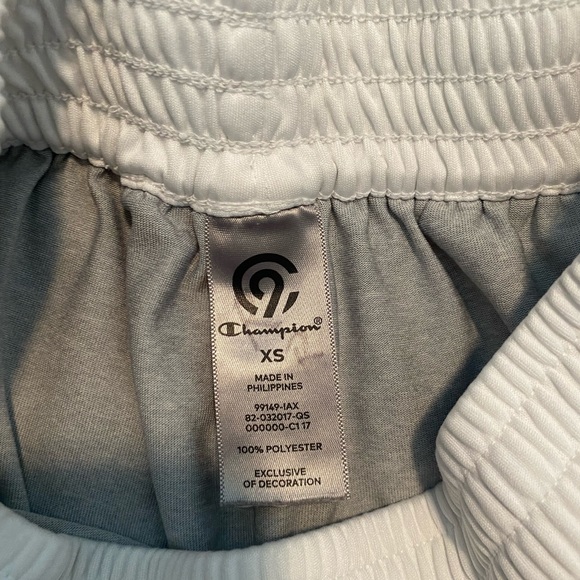 Champion shorts - Picture 2 of 2